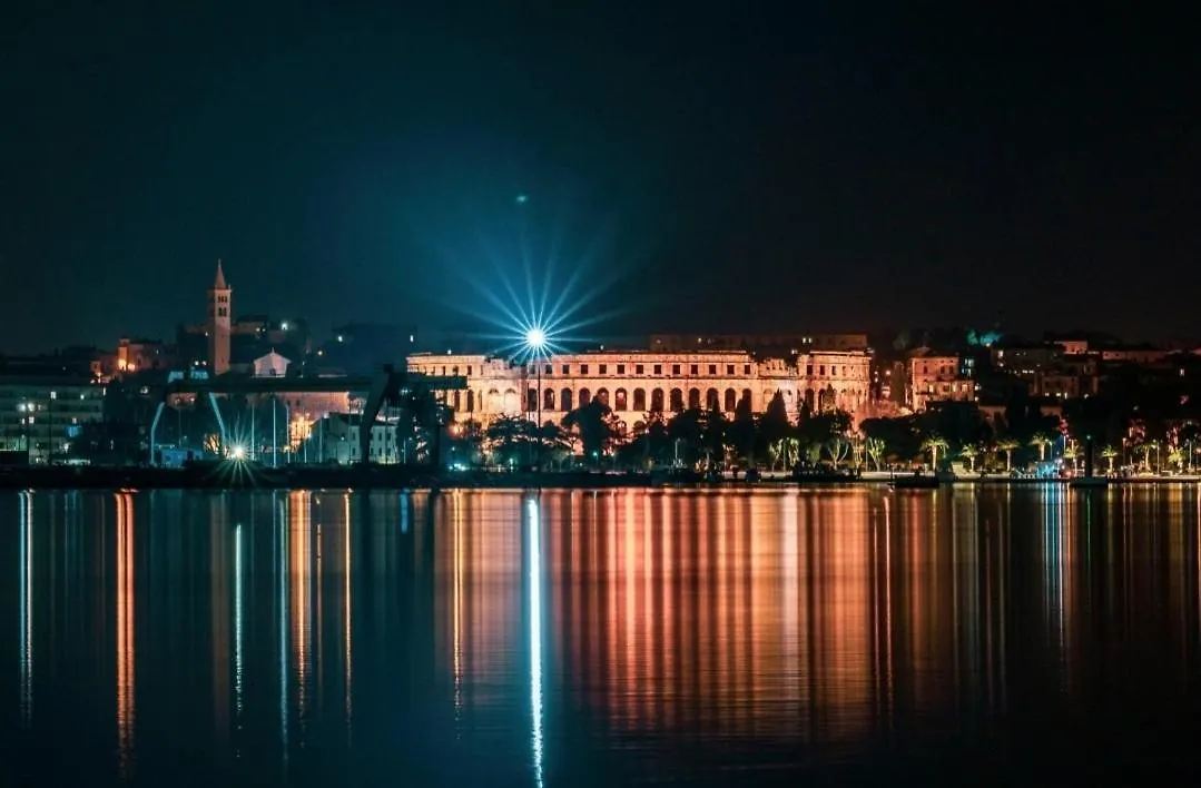 Arena City Apartment Pula Croácia